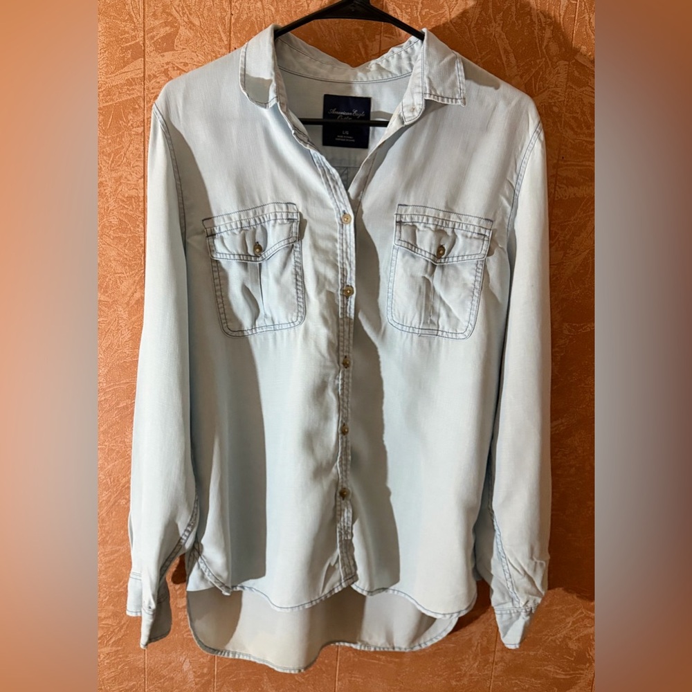 American Eagle Outfitters Light Blue Button Down Shirt